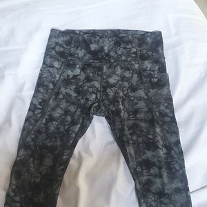 Athleta Tie Dye Salutation Capri XL